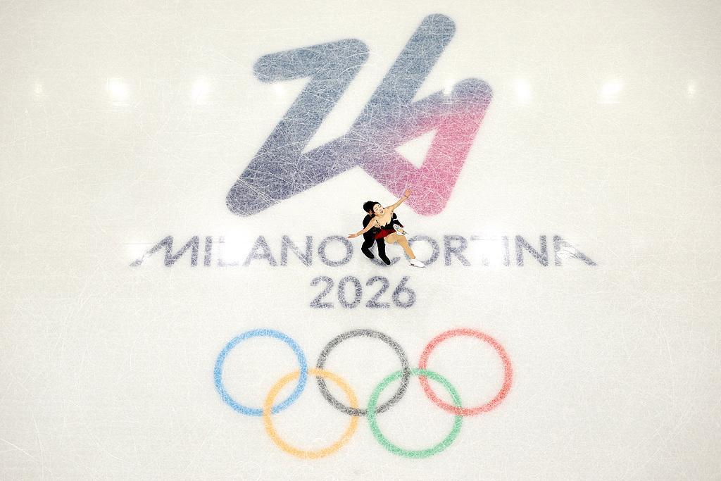 开云体育登录-隋文静/韩聪亮相米兰冬奥会，团体赛双人滑短节目排名第六