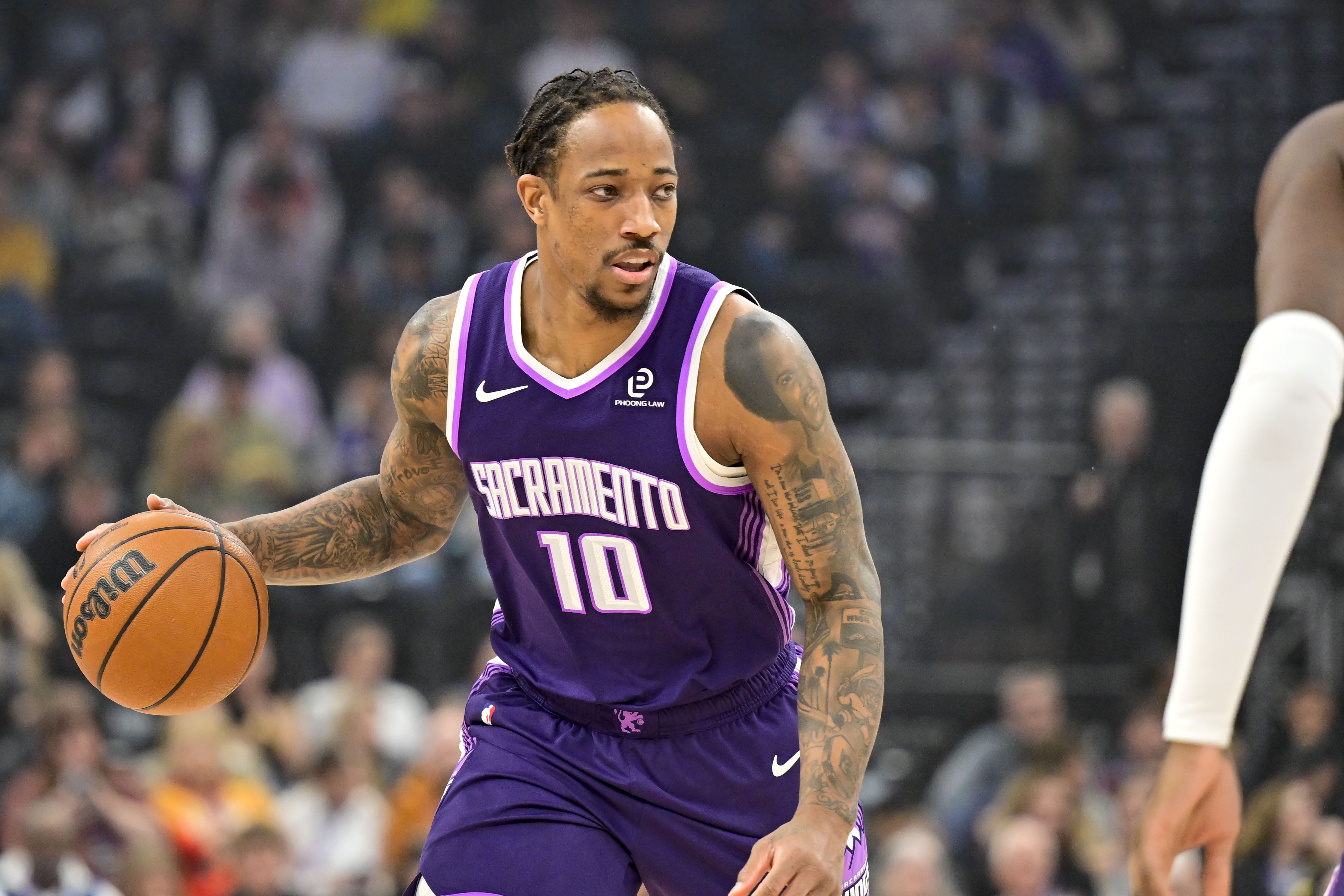 开云体育中国-得分能力&amp;持续性缺一不可！总得分前20全员出场数超1k 老詹超1.6k